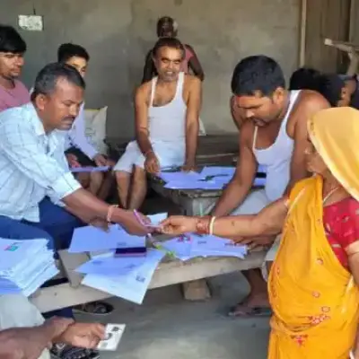 Bihar CEO Allows Voters Excluded from Draft Electoral Roll to File Claims Using Aadhaar