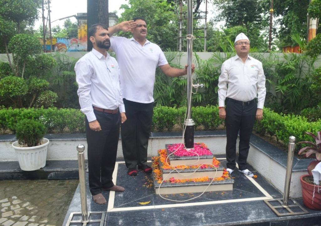 हरिद्वार रुड़की विकास प्राधिकरण में धूमधाम से मनाया गया स्वतंत्रता दिवस, HRDA सचिव ने कर्मठता का संदेश दिया