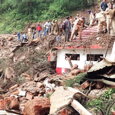 उत्तराखंड में आपदा से भारी तबाही, राज्य सरकार ने केंद्र से 5700 करोड़ राहत पैकेज की माँग